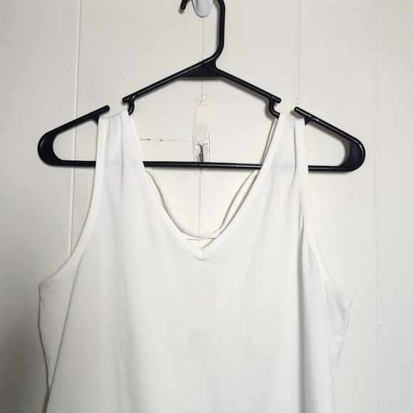Title Nine White Yasumi Moisture Wicking Tank Medium Open Crossover Back - Picture 5 of 16